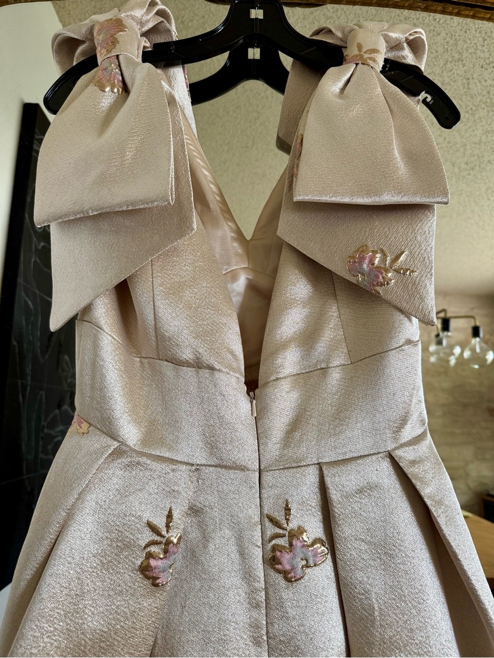 Mac Duggal Ivory Brocade V Neck Ball Gown With Bow Straps - size 6 - Picture 9 of 12